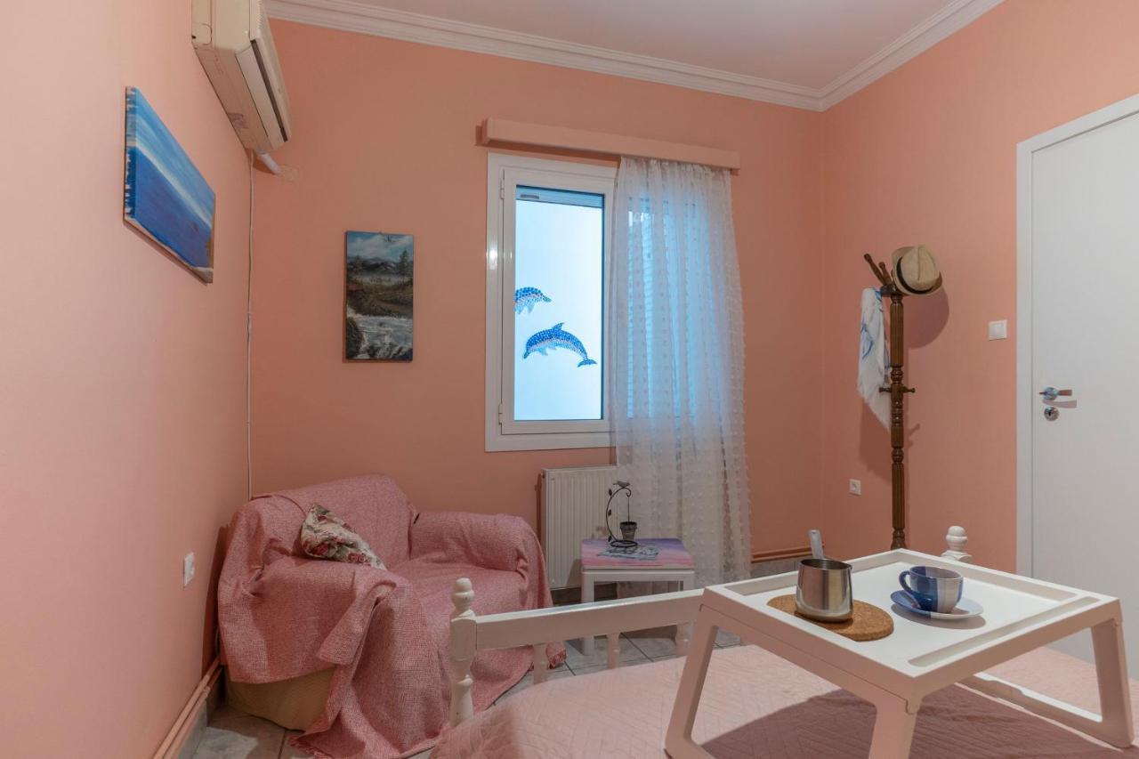 Casa Bonita, House With Private Entrance And Garden, Between Center And Sea เอเธนส์ ภายนอก รูปภาพ